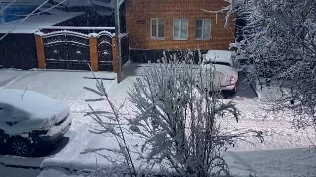 Зима на дворе Снежный день Наша улица в снегу Зима на Заречной улице Снежинки падают с неба Снегопа