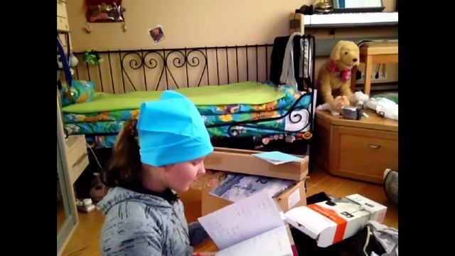 Уборка в комнате / Beez In The Trap смотреть онлайн