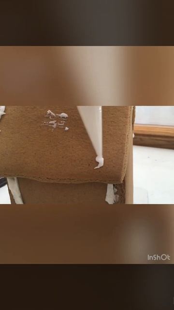 I Was Bored So I Decorated A Gingerbread House