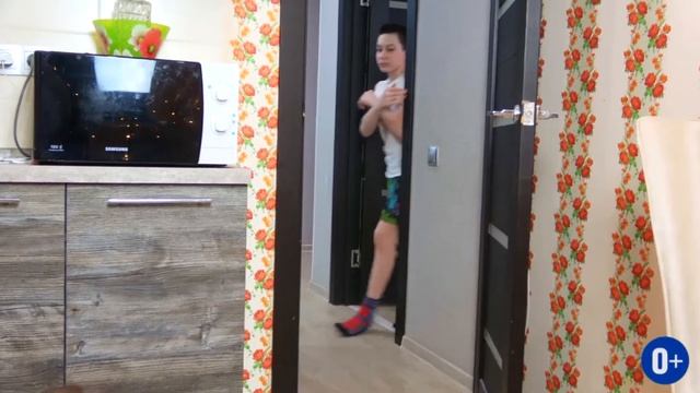 Лешик и Маргошик не поделили пончики со старшим братом!