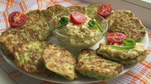 ОЛАДЬИ из КАБАЧКОВ (цукини)❗️ Вкусные Кабачковые Оладьи❗️ Рецепт соуса к ним❗️