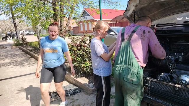 Ейск ! Второй день работ по замене двигателя, блокада всего, 20 апреля открыт купальный сезон ! смотреть онлайн