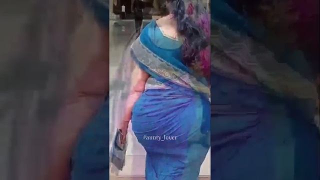 aunty showing back stunning look//#aunty_lover// смотреть онлайн