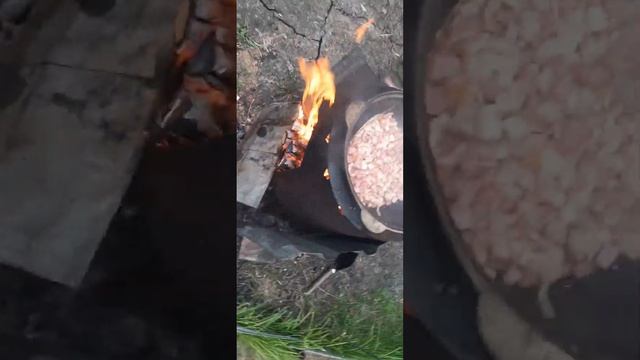 Солянка  с 4 видами мяса в казане на костре такой солянки вы точно не ели.