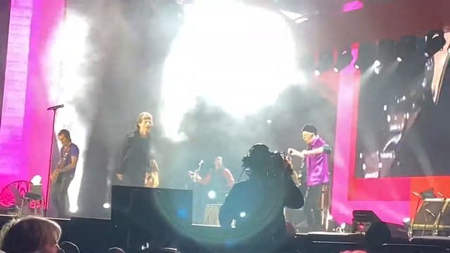 The Rolling Stones 10-24-21 Minneapolis. Jumpin’ Jack Flash смотреть онлайн