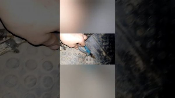 меняем трос сцепления на Рено Логан 1