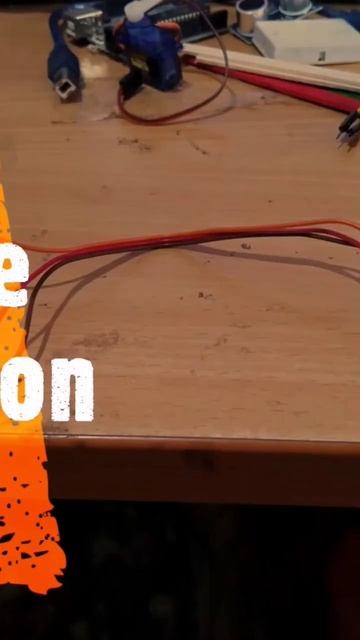 Control multi servos with an ultrasonic sensor смотреть онлайн