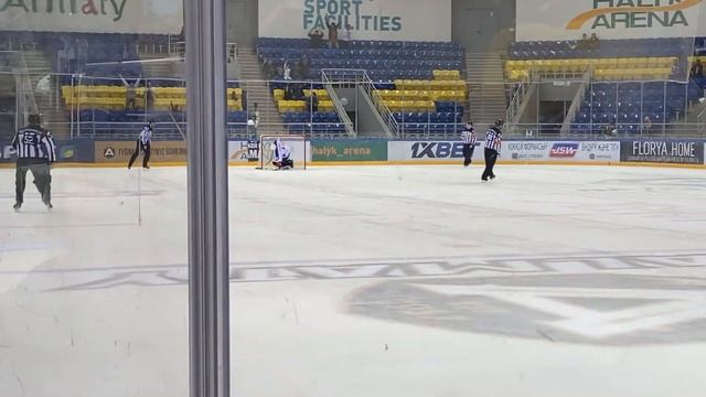 Хоккей в Алматы поднимает голову | Артём Бурделёв - будем радовать и выкладываться на полную! смотреть онлайн