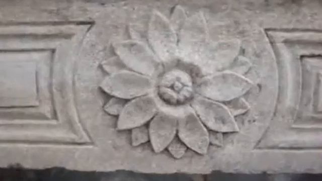 IMPORTANTE CAMINO LUIGI XVI D'EPOCA (ULTIMO QUARTO DEL '700) IN PIERRE DORE'E