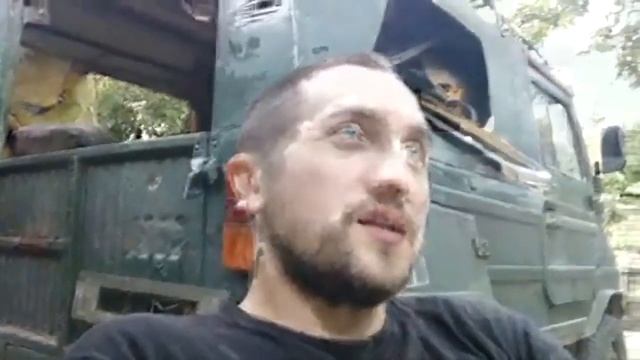 У ЛуАЗа едет крыша смотреть онлайн