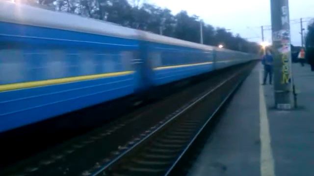 ЧС4-201 з двухгрупним поїздом 5589 Москва-ХмельницькийЖмеринка 17