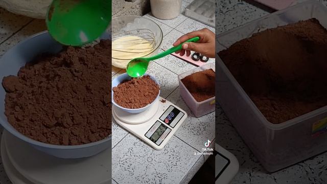 rutinitas mama dan ade jessie buatin kue смотреть онлайн