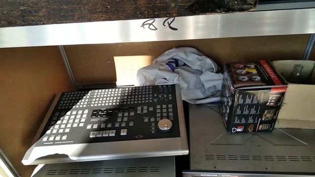 На барахолке новый,классный магазинчик. Блошиный рынок в Киеве. смотреть онлайн