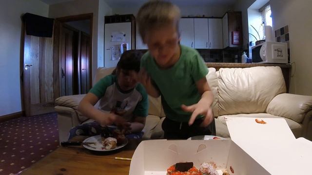 Обалденные пончики от Мега пончикового кафе - Fantastic handmade donuts for kids