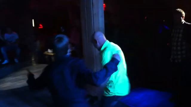 Матрица. Нео нервно курит в сторонке. смотреть онлайн