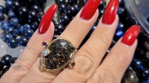 242.Натуральные камни.Нуумит