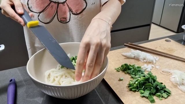 감성없는 1인가구 쌩 집밥 브이로그, 48kg 하루동안 먹은것들 смотреть онлайн