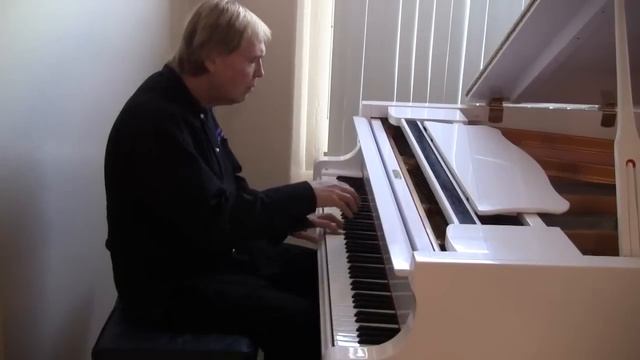 Peter Vamos makes Hungarian Chicken Paprikash and plays you a piano song. смотреть онлайн