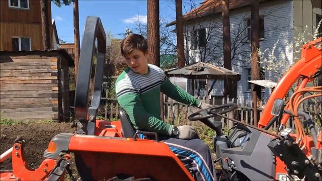 Пашем Куботой GL 200 /Plow mini tractor Kubota GL 200 смотреть онлайн