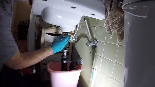 WALL HUNG LAVATORY POP UP ASSEMBLY REPLACED смотреть онлайн