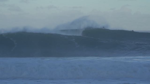 Catching A Pipeline Bomb and INSTANTLY Regretting It | Morning MONSTER Pipeline!!! смотреть онлайн