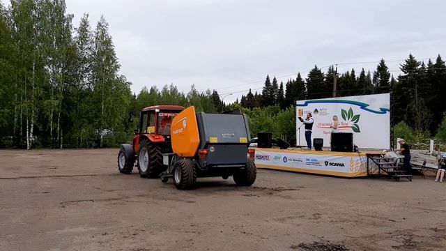 День поля в Кировской области 2019, трактор БЕЛАРУС 1025.3 и пресс подборщик от НАВИГАТОР NB12 смотреть онлайн