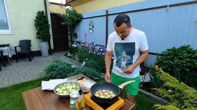 Смажені кабачки з часниковим соусом