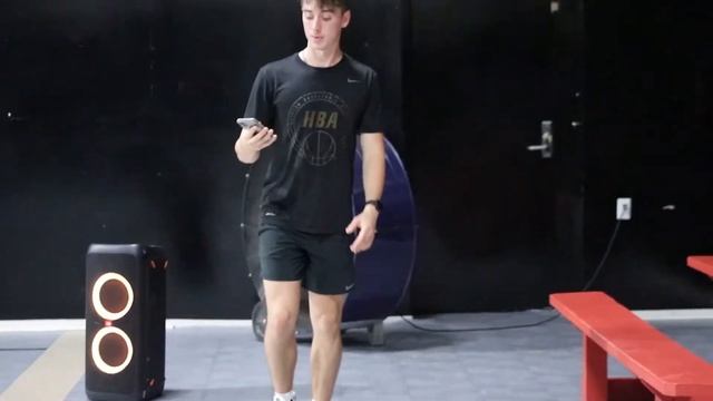 Single Leg metronome hop exercise (can reduce risk of ankle sprains) смотреть онлайн