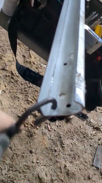 How to Hang Commercial Garage Door Tracks By YOURSELF 💪 #shorts смотреть онлайн