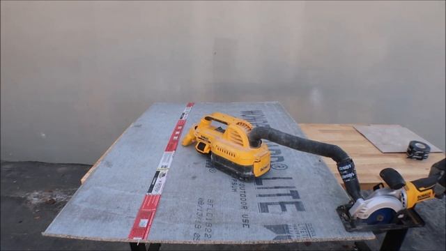 Cut Tile & Concrete Board with Dewalt ATOMIC Saw смотреть онлайн