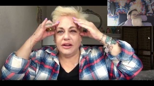 Reacting To Old Vids Putting Lipstick On ....................