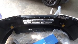 Заміна переднього бампера на Peugeot Expert