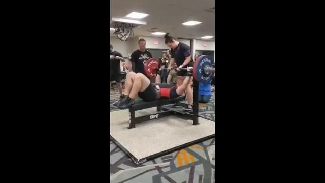 Walls of Jericho powerlifting team смотреть онлайн