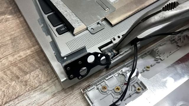 Laptopmentés otthon: Miért (ne) dobd ki a laptopodat. Megéri javítani a régi készüléket? смотреть онлайн