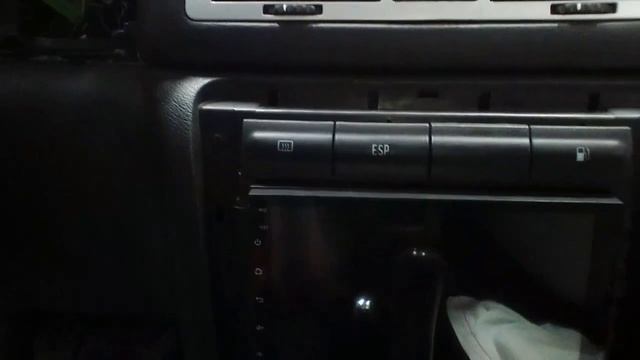Установка 2DIN автомагнитолы TEYES в Skoda Octavia.