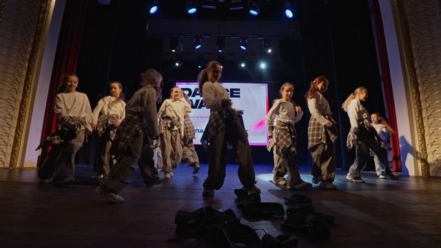 Best Dance Show STREET 9-11 лет 2 Школа танца BASE — Magic cap смотреть онлайн