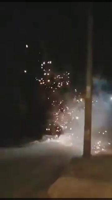 Салют сошел с ума и вышел из под контроля. Салют в людей смотреть онлайн