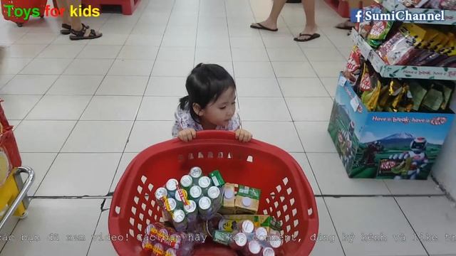 Bé Sumi Đi Siêu Thị BigC Mua Sữa | Đi Siêu Thị Có Gì Vui