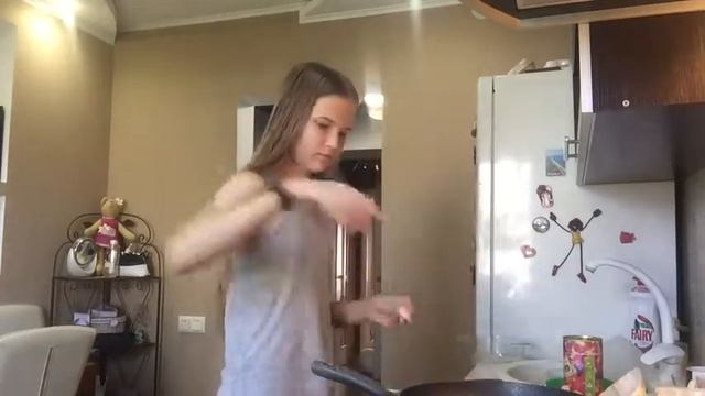 VLOG:2\Дела по дому\Уборка\У бабушки\Обычный день\Лето\04.07.18 смотреть онлайн