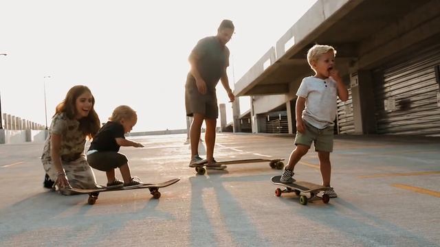 Skateboard Baby Announcement смотреть онлайн