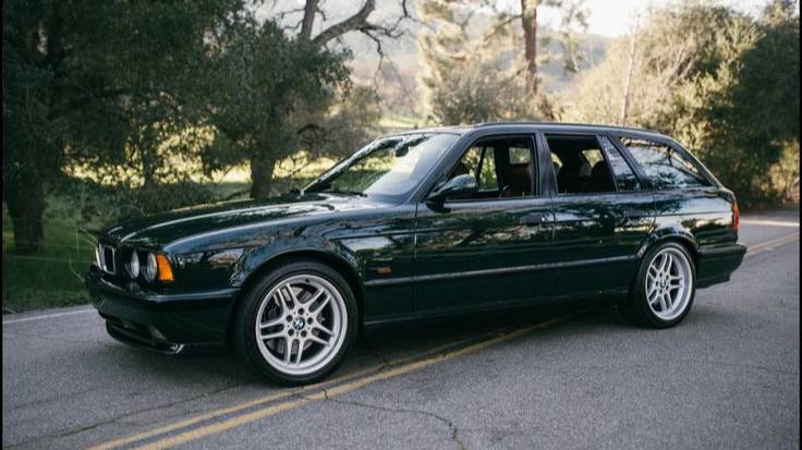 Mortal 1:64 BMW E34 Touring
Перламутровый GREEN!) смотреть онлайн