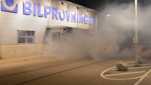 bmw 328 e36 touring burnout смотреть онлайн