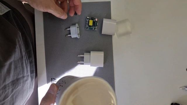 Адаптер Apple сравнение, разбор адаптера Apple, disassembly adapter Apple, China adapter смотреть онлайн
