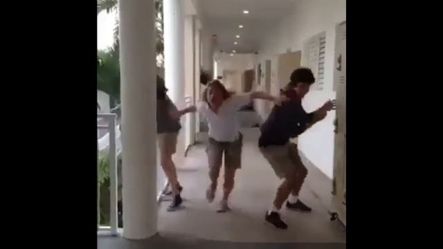 Slayd Wilson и Админка Roberto Sanders