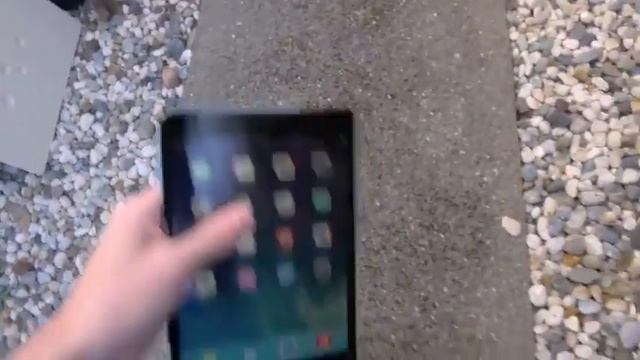 iPad Mini 2 Retina Drop Test смотреть онлайн
