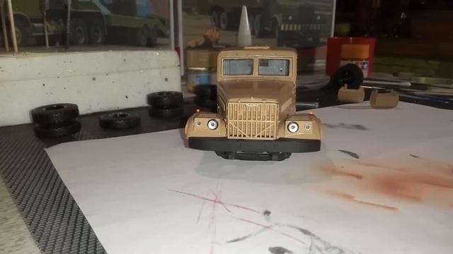 КРАЗ-258Б1 с полуприцепом ЧМЗАП-5523 ( СБОРКА часть 1) смотреть онлайн