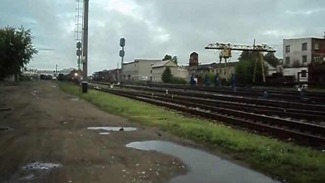 2ТЭ116-1713-1718 и 2ТЭ10Ут-0037