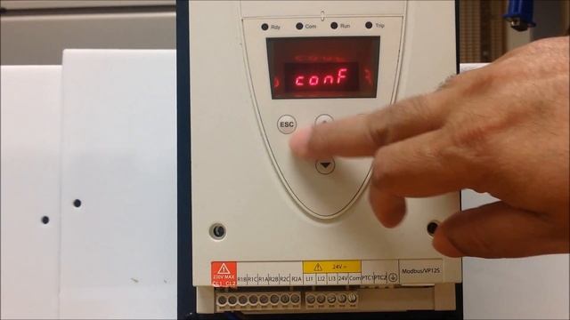 Programming Basic Parameters on the Altistart ATS22 Soft Starter | Schneider Electric Support смотреть онлайн