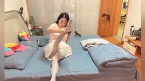 polio women life short leg #crutches #polio