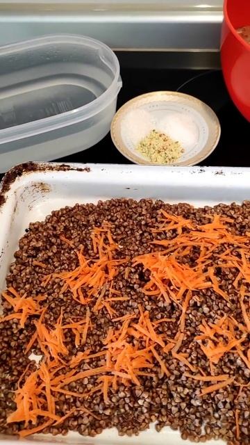 Гречка с курицей в духовке!! Всё очень просто и удобно!!#shorts